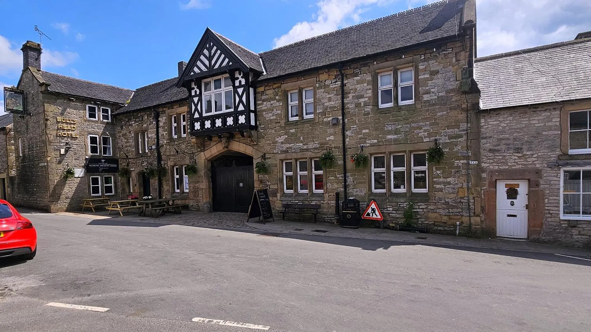 9 Central Hotels Near Carriage Museum Worth Booking