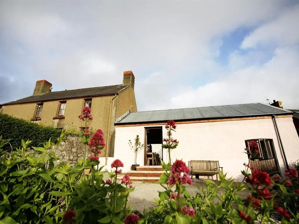 6 Well-Located Hotels Close to Weobley Castle