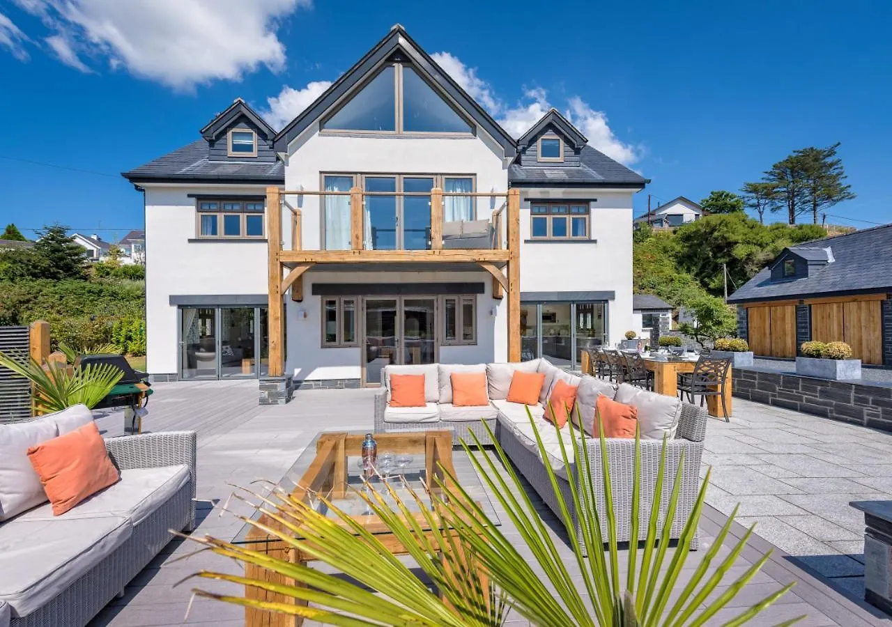 4 Villa Stays Close to Plas yn Rhiw Worth Booking